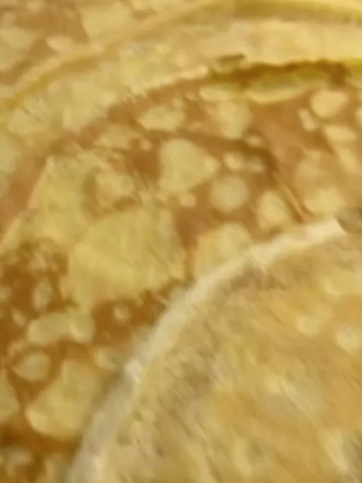 Як приготувати дуже тонкі млинці, які не рватимуться: весь секрет у тісті