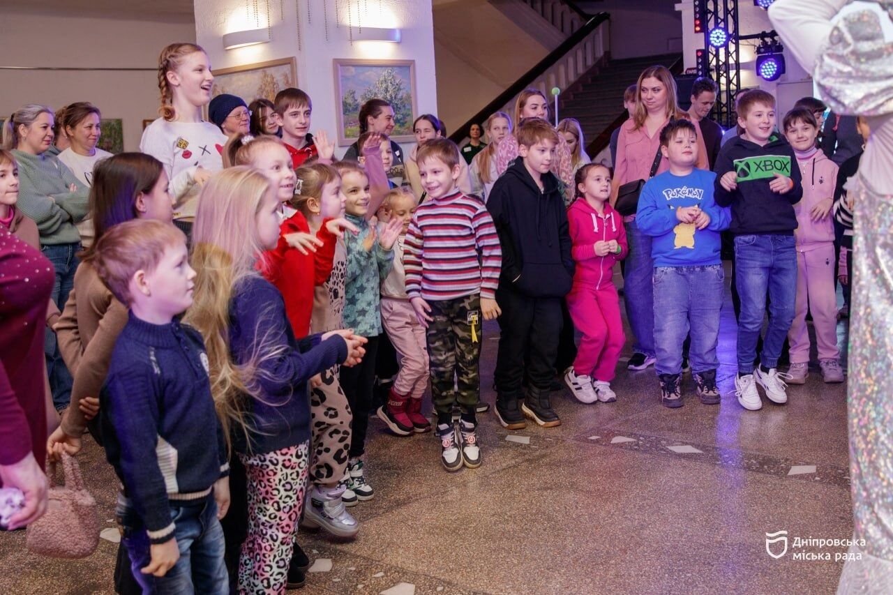 "Свята, що дарують добро": у Дніпрі стартував цикл новорічних заходів для дітей захисників