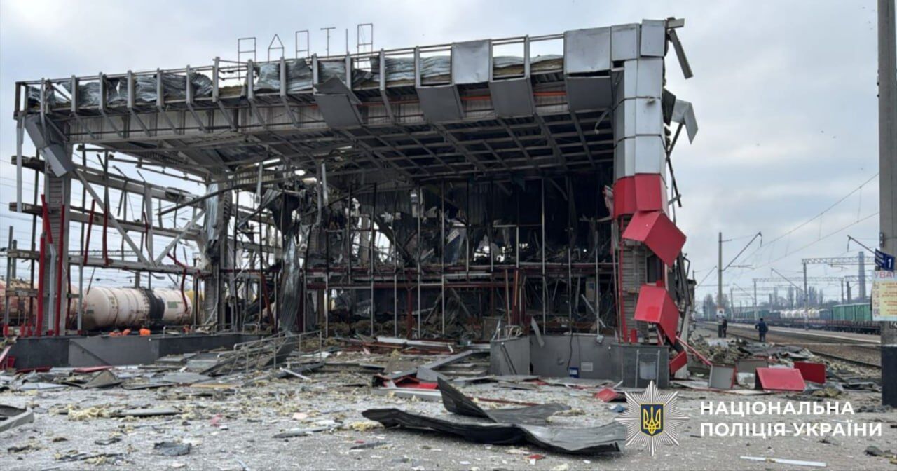 Россия атаковала Киевскую область дронами и ракетами: ранены три человека. Фото и видео