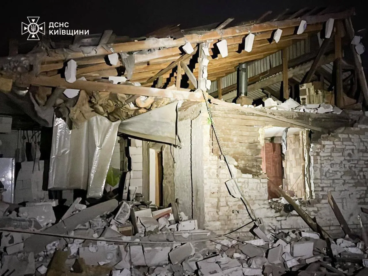 Беззмістовний з військового погляду удар на Святого Миколая: Зеленський відреагував на масований російський обстріл України. Фото