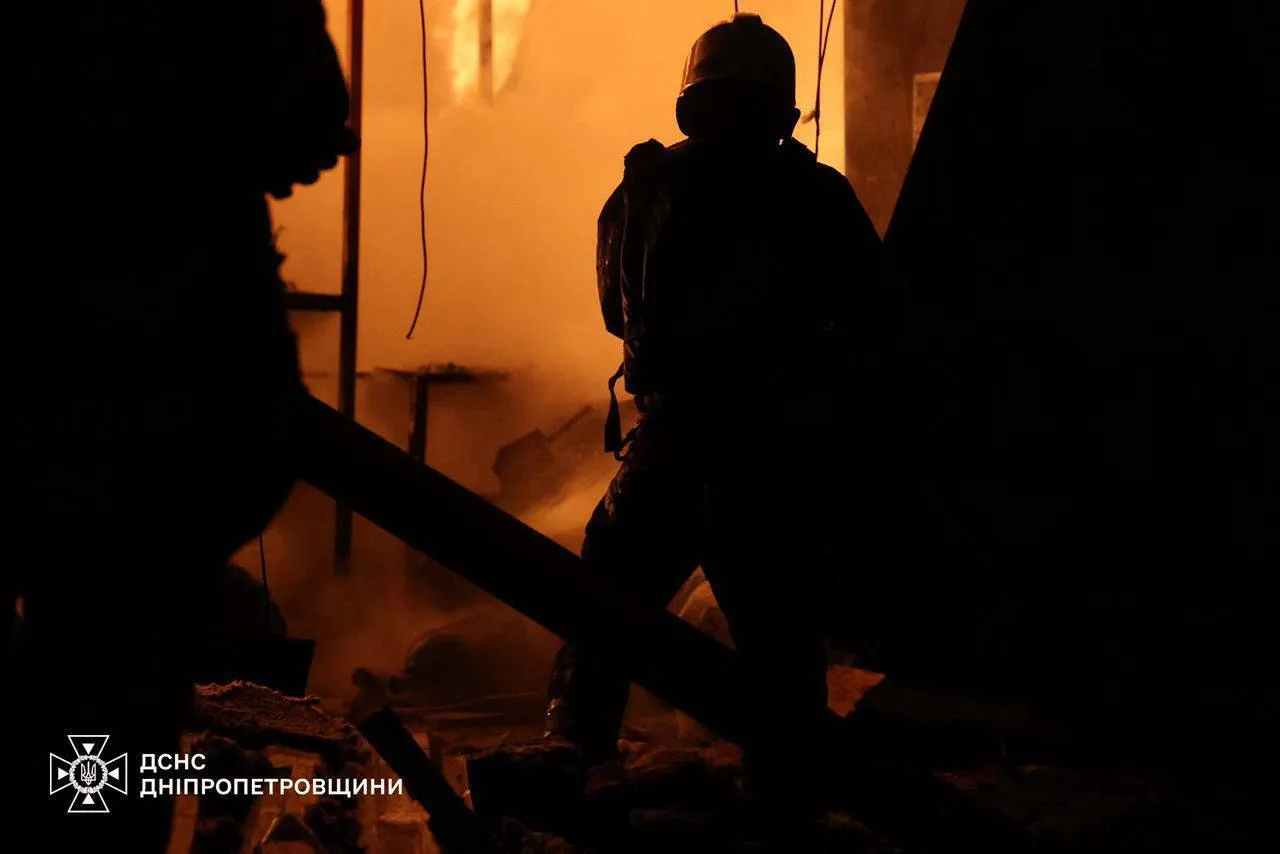 Беззмістовний з військового погляду удар на Святого Миколая: Зеленський відреагував на масований російський обстріл України. Фото