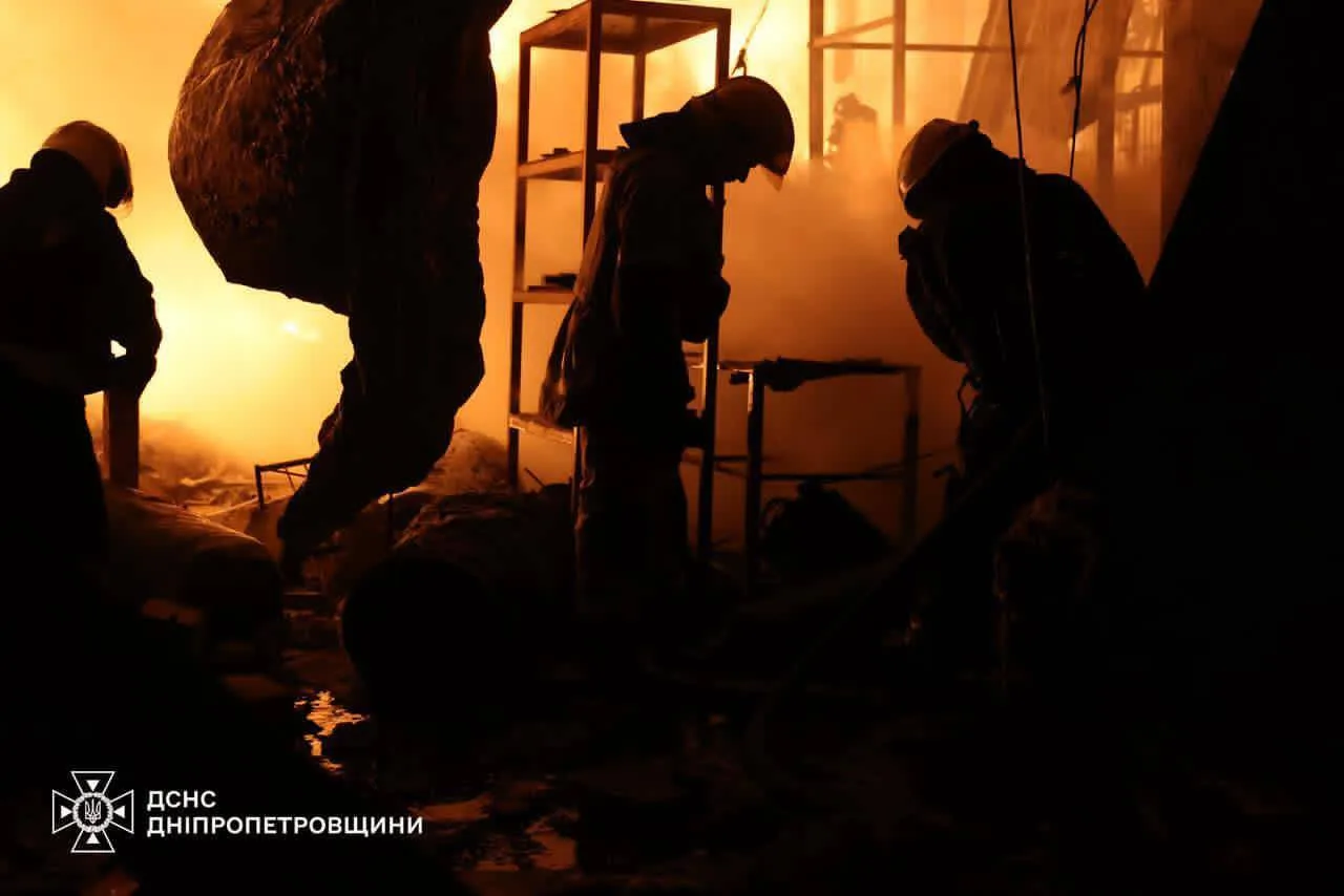 Беззмістовний з військового погляду удар на Святого Миколая: Зеленський відреагував на масований російський обстріл України. Фото