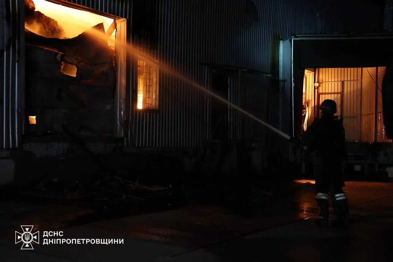 Беззмістовний з військового погляду удар на Святого Миколая: Зеленський відреагував на масований російський обстріл України. Фото