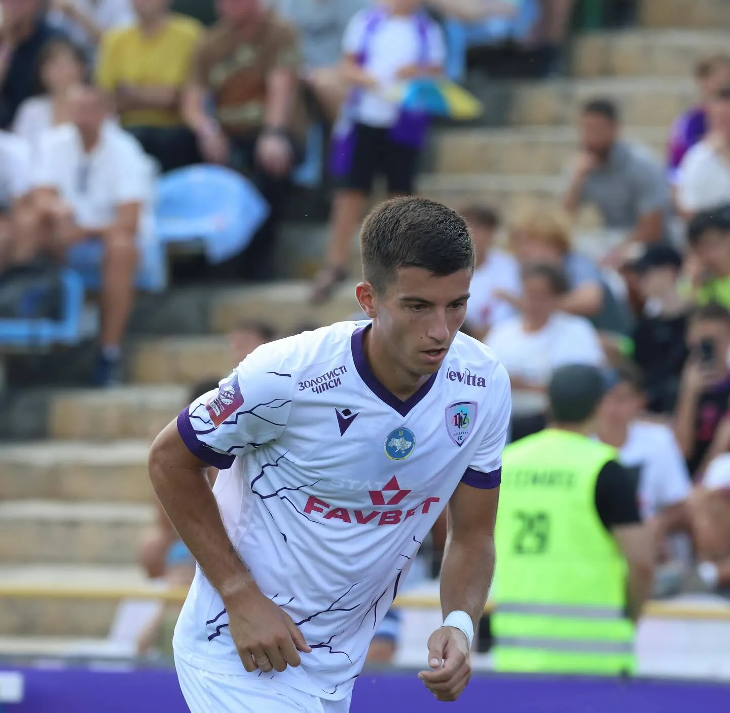 "Що це було?!" Футболіст в УПЛ забив фантастичний "потойбічний" гол, змусивши кричати українського коментатора. Відео