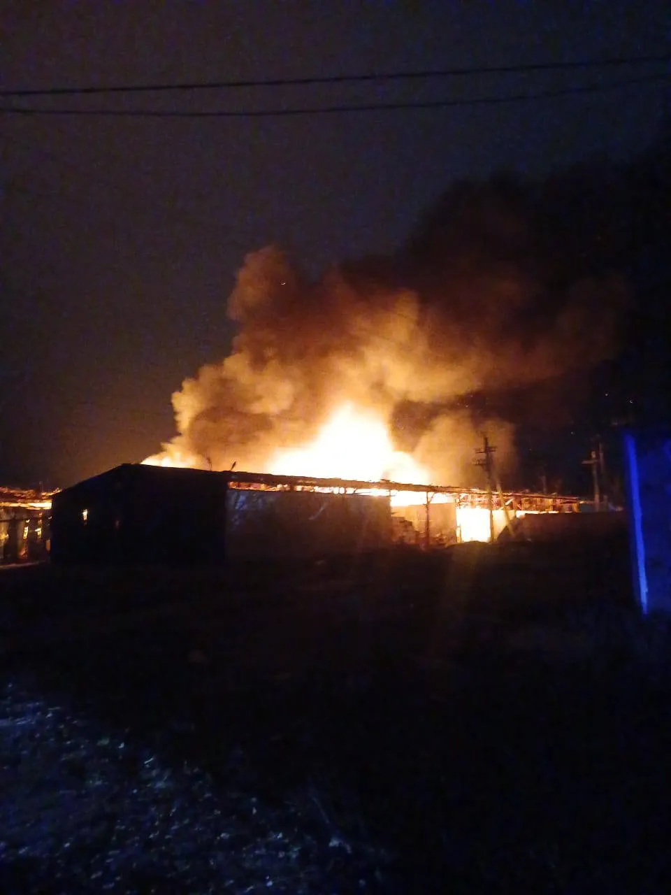 Росія прицільно атакувала Фастів на Київщині: уражено вокзал, залізничний рух тимчасово зупинено. Фото та відео