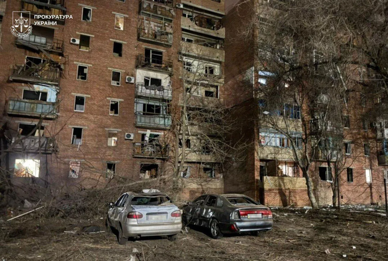 Ворог атакував Слов’янськ: є поранені, пошкоджено багатоповерхівки. Фото