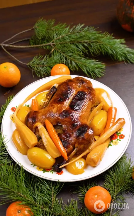 Коронна страва будь-якого святкового столу: як смачно запекти качку з яблуками