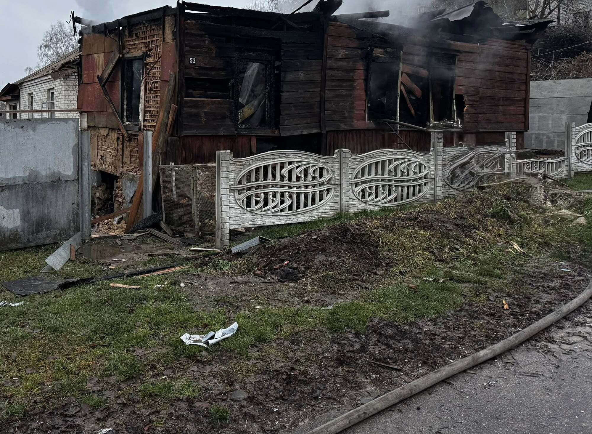 Війська РФ атакували Новгород-Сіверський: є жертва, місто оговтується після ночі терору. Фото