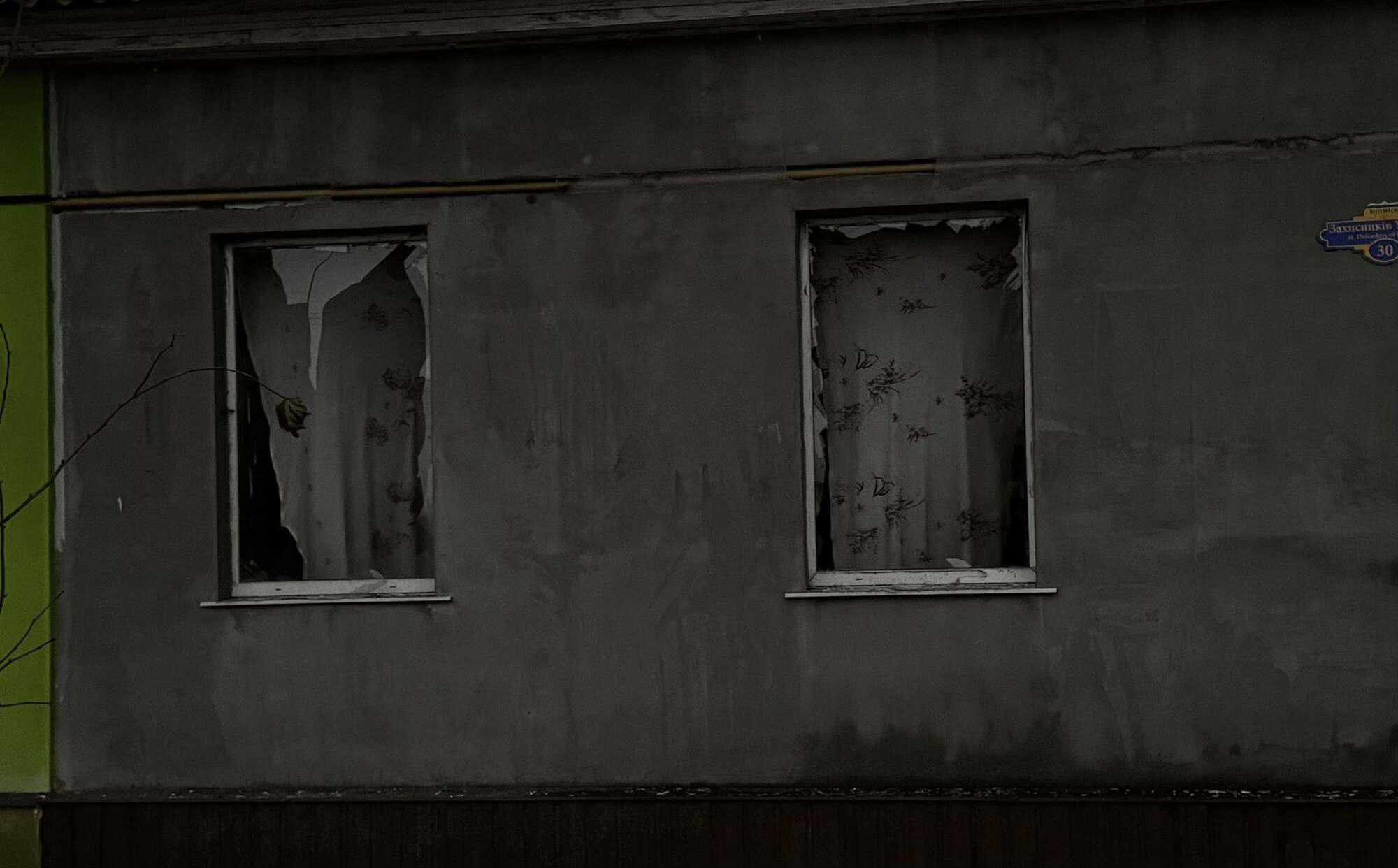 Війська РФ атакували Новгород-Сіверський: є жертва, місто оговтується після ночі терору. Фото