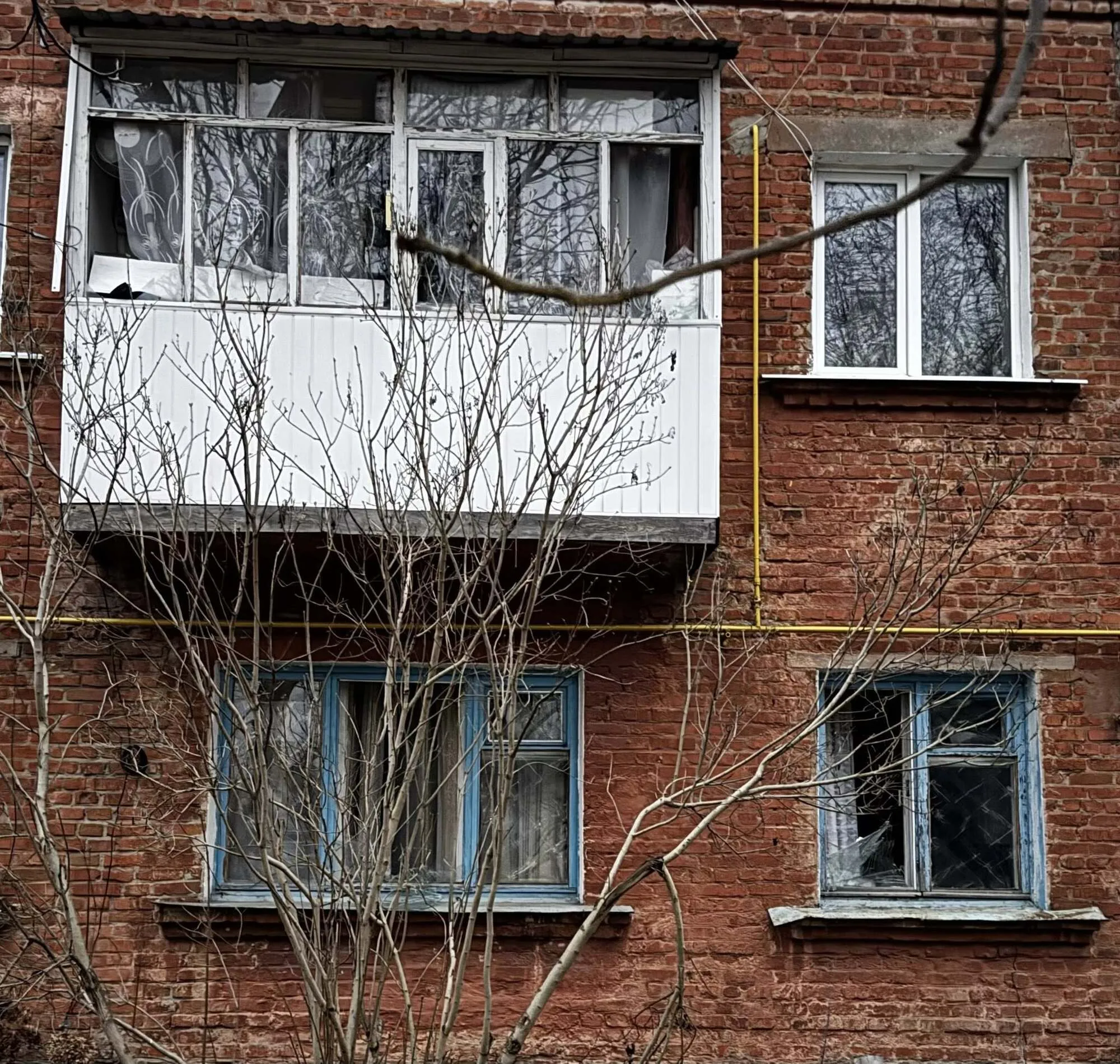 Війська РФ атакували Новгород-Сіверський: є жертва, місто оговтується після ночі терору. Фото