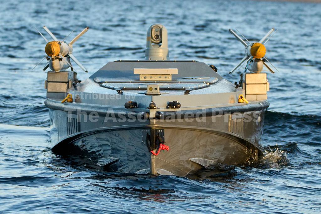 Опубліковано живі фото українського морського дрона Magura V7, який перший у світі збив Су-30 з моря