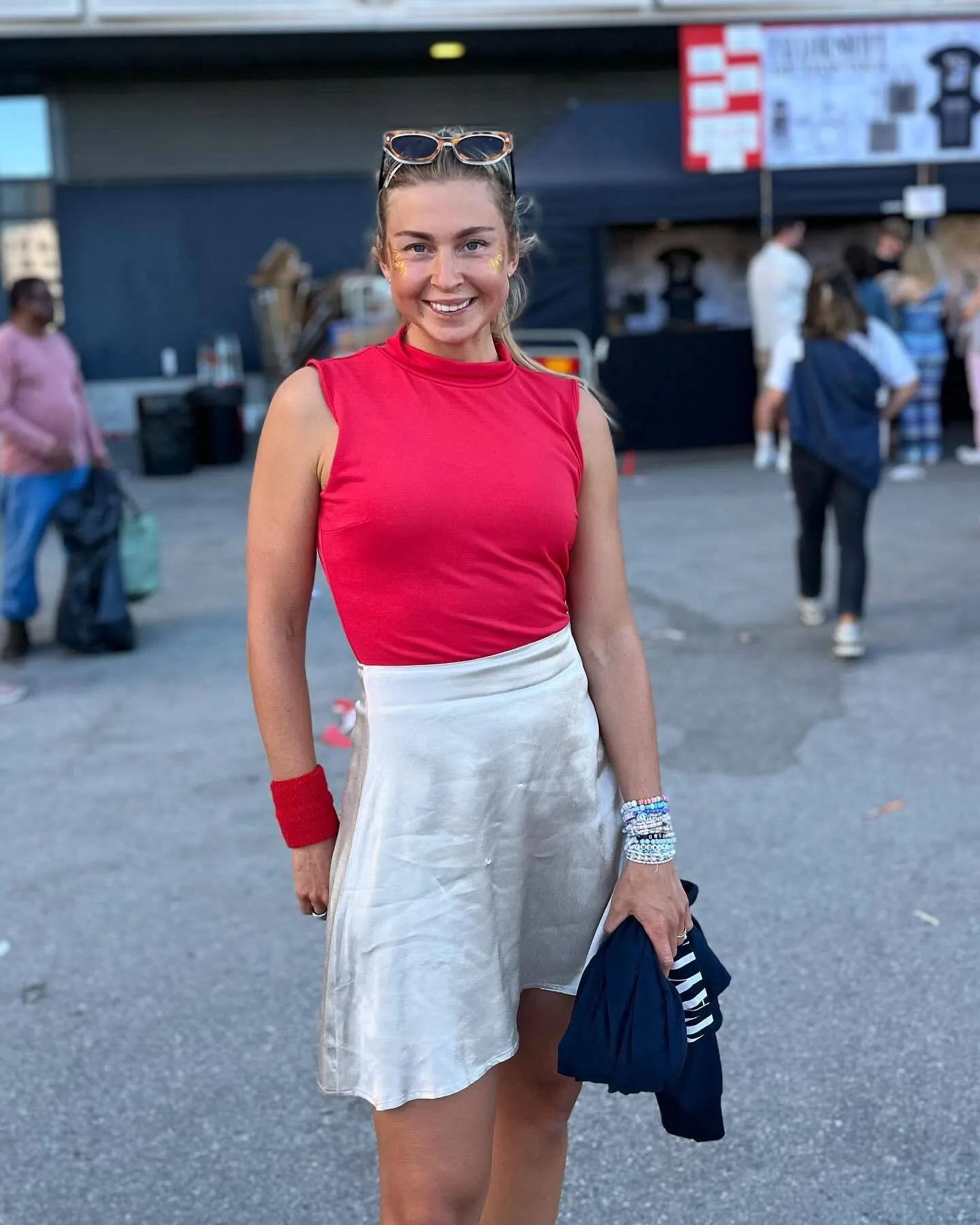 4-кратная чемпионка мира по биатлону вышла на гонку Кубка мира в прозрачном комбинезоне. Видео