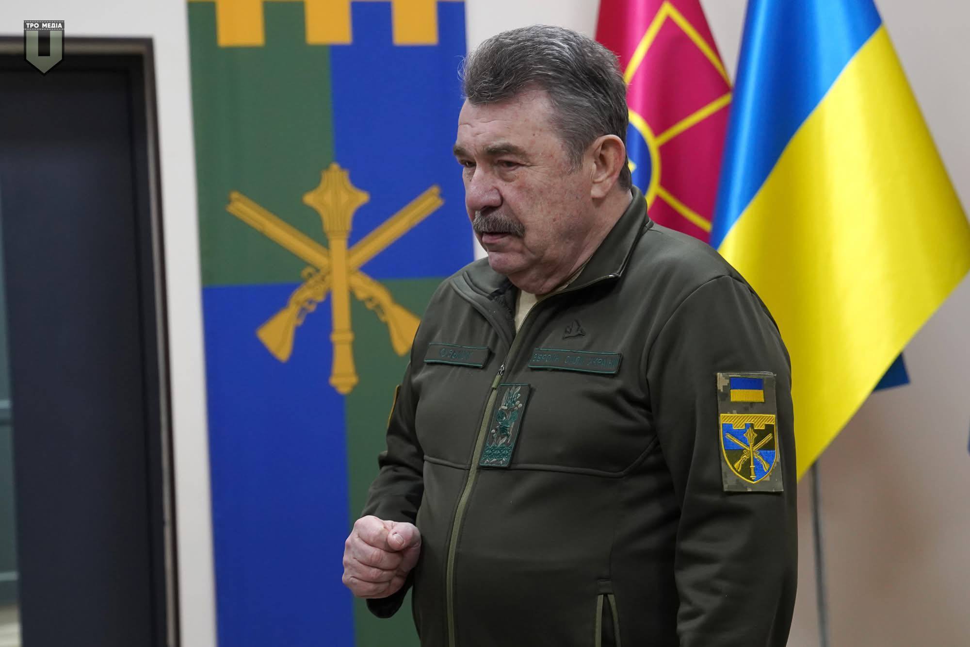 "Це якийсь сюр!" Українців обурило повернення в ЗСУ ексрегіонала Кузьмука: що про це відомо