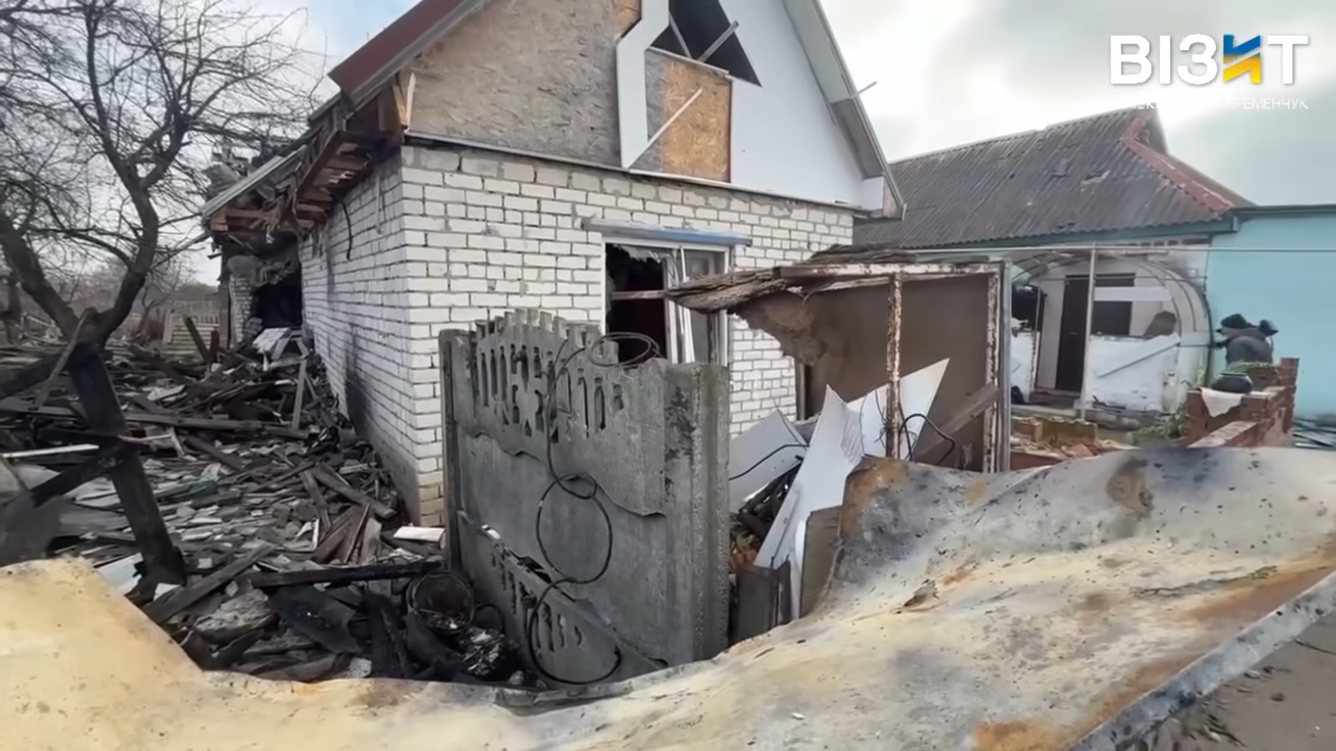 На Полтавщине дрон разрушил дом женщины, сын которой пропал без вести на фронте. Видео