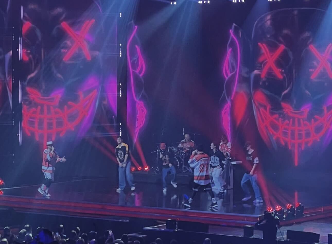 "Квартал 95" провів перший концерт після скандалу з Міндічем з повним залом: які зірки шоубізу погодилися виступити