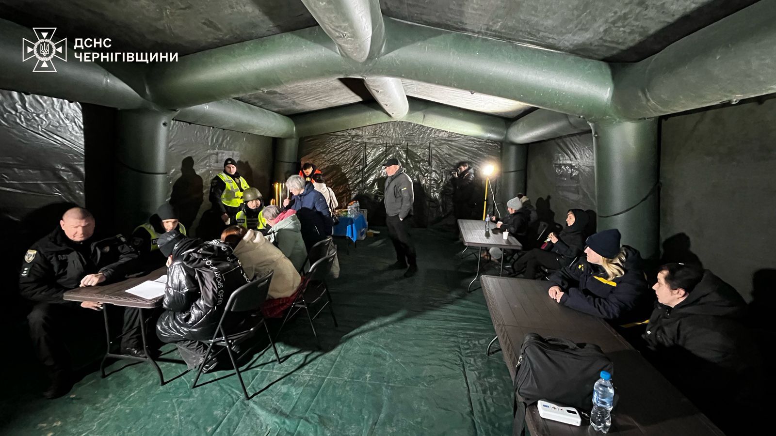 У Чернігові "Шахед" вибухнув біля багатоповерхівки: постраждали люди. Фото