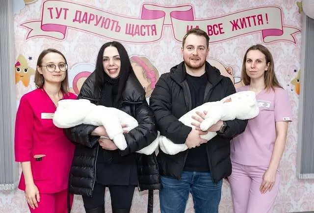 Двоюродных внуков Софии Ротару выписали из роддома через 70 дней после рождения: врачи назвали причину и вблизи показали двойняшек