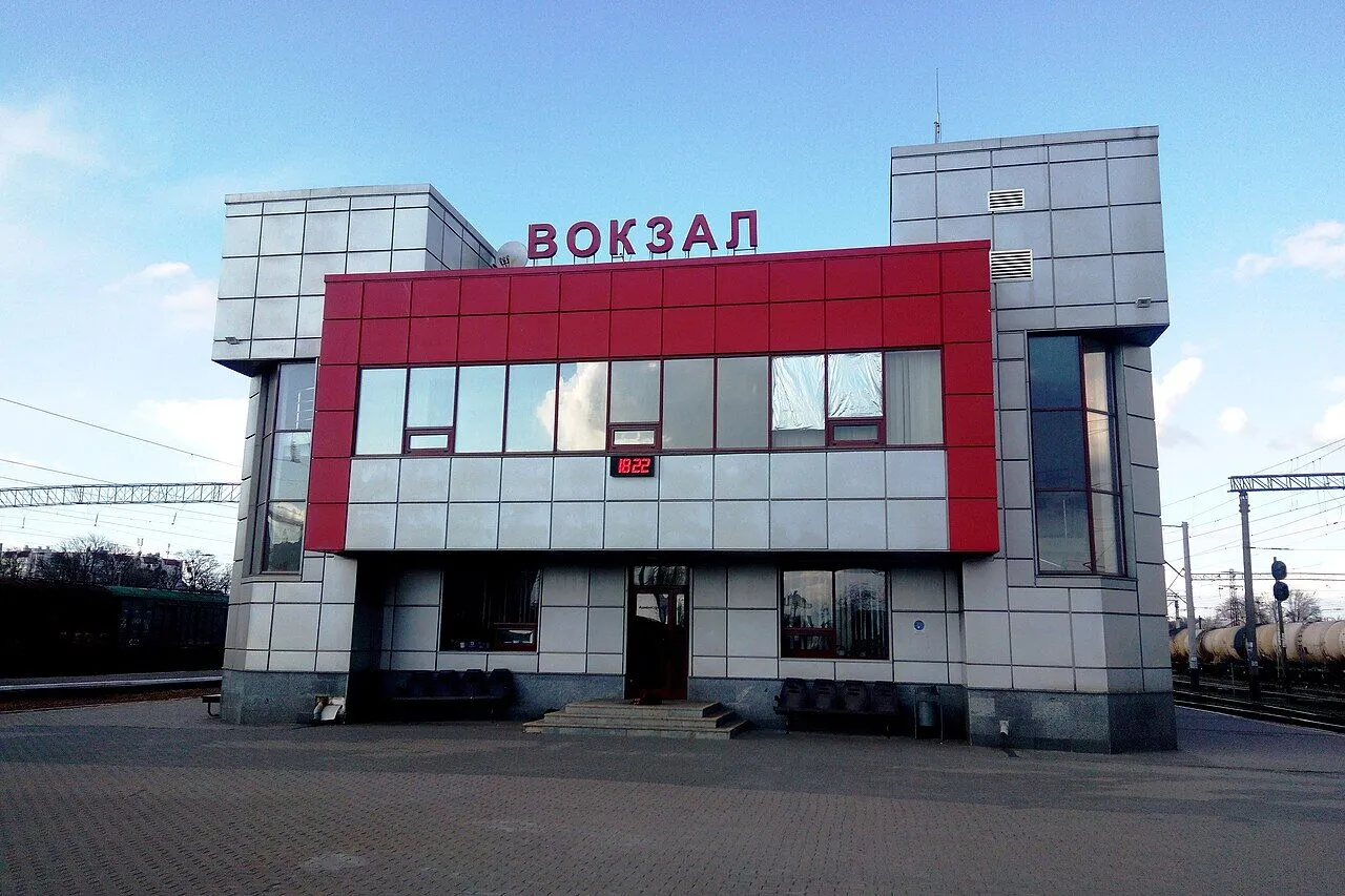 У Фастові побудують новий залізничний вокзал на місці зруйнованого Росією: що відомо про рішення