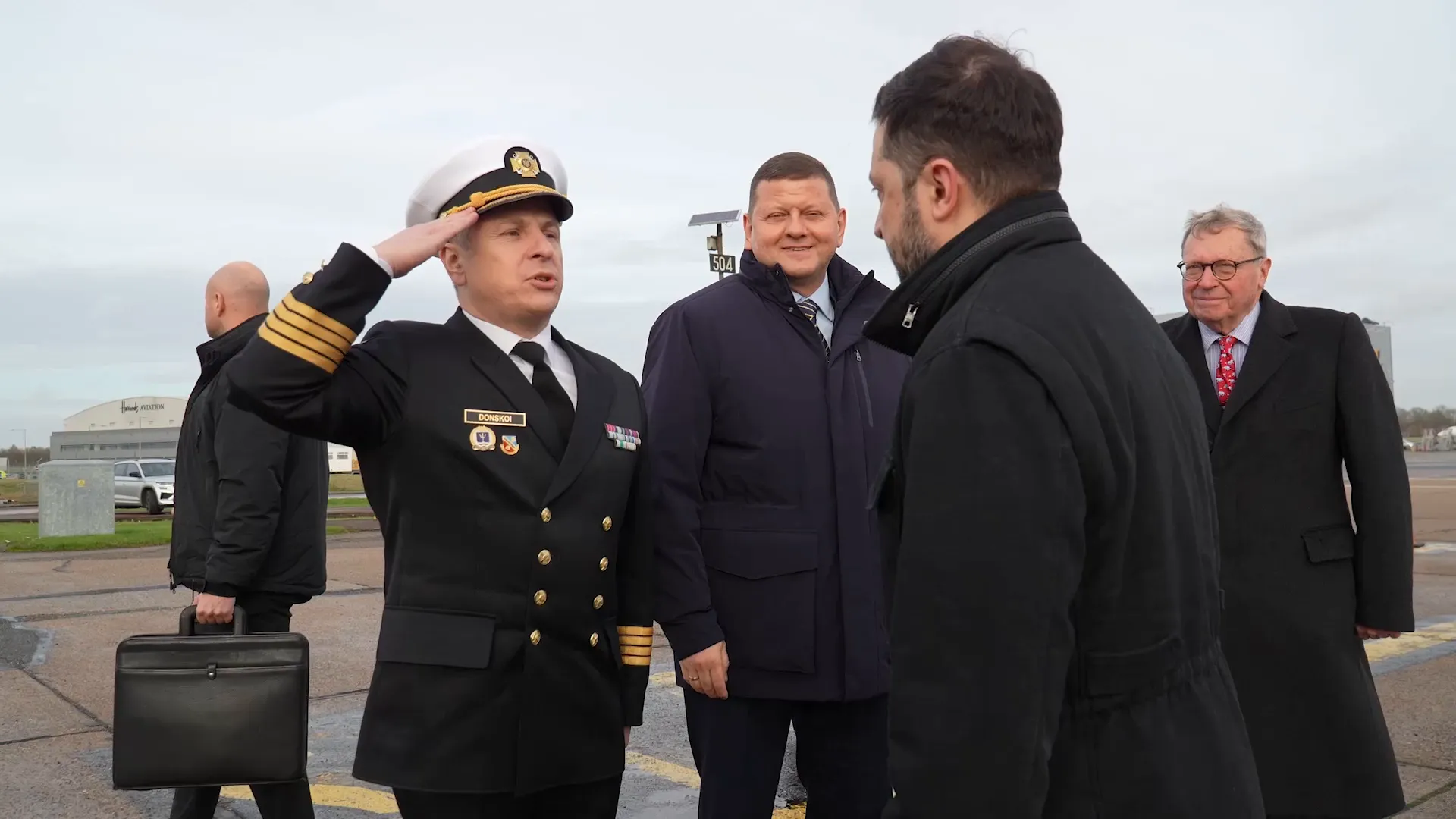 Зеленський прибув з візитом до Британії: відбулись перші зустрічі у Лондоні. Фото і відео