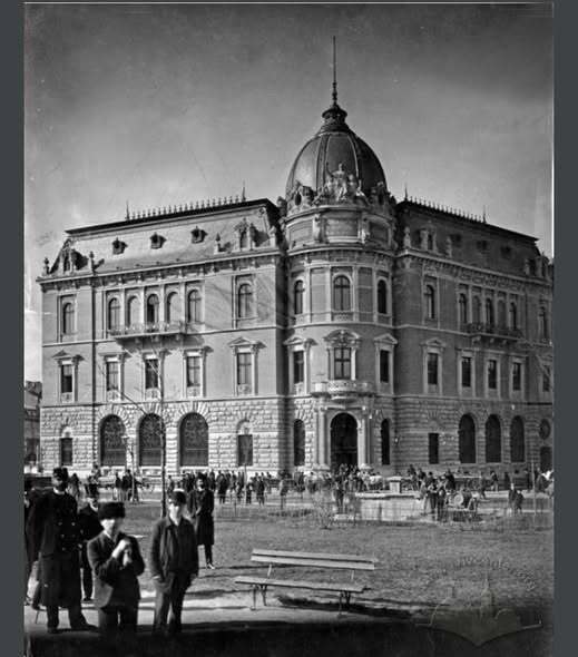 Яким був Львів наприкінці XX століття: унікальні фото