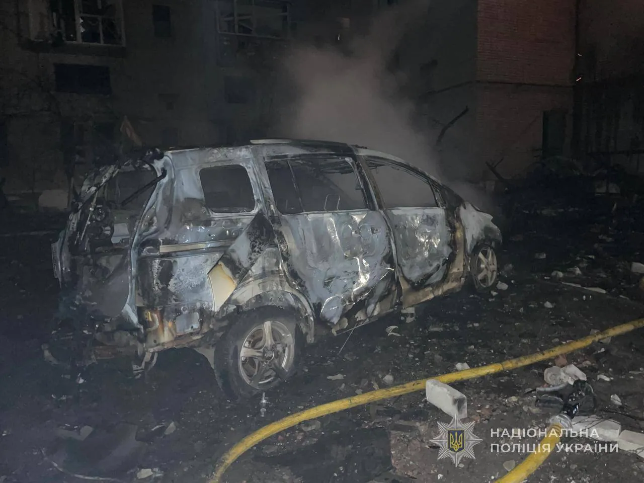 Окупанти вдарили дронами по багатоповерхівці в Охтирці: є постраждалі. Фото