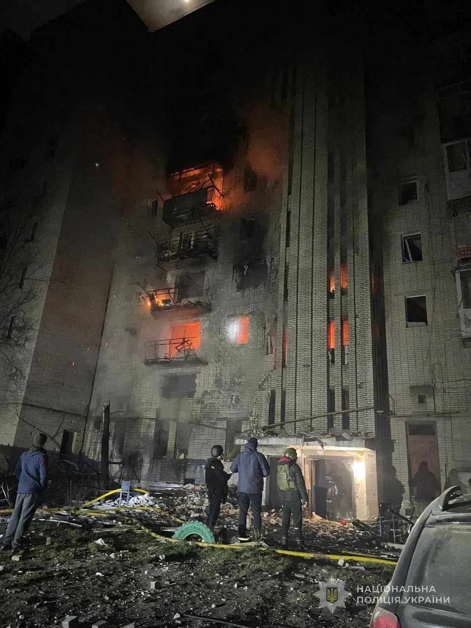 Окупанти вдарили дронами по багатоповерхівці в Охтирці: є постраждалі. Фото