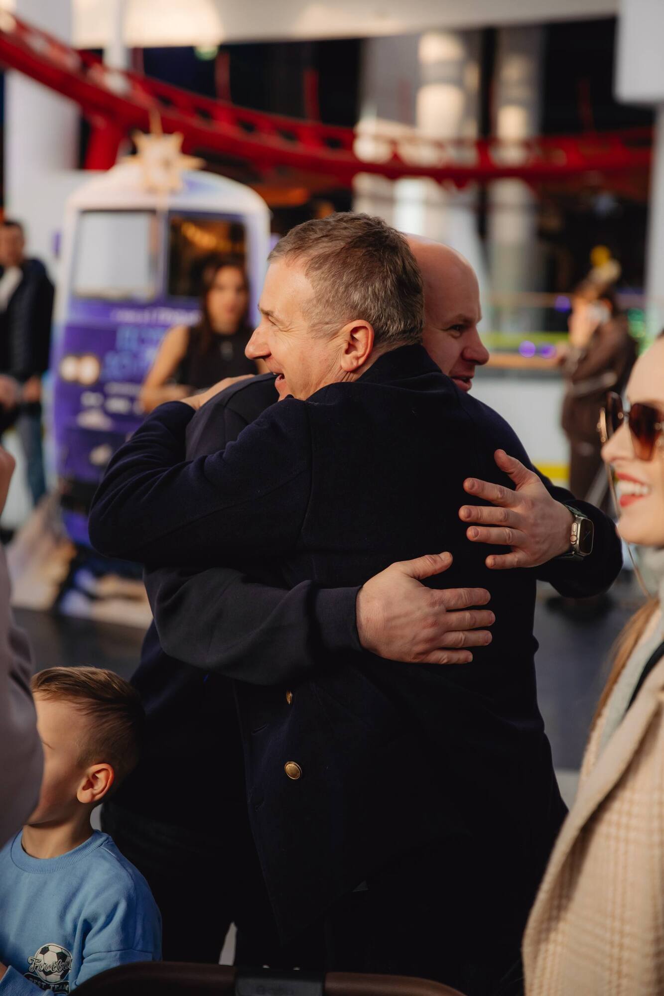 В Киеве команда "Helper Украина" устроила праздник ко Дню Николая для 100 детей из Запорожья