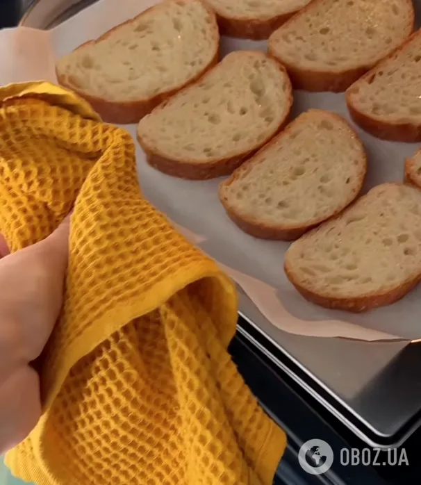 Бутерброды со шпротами по-новому: рецепт популярной закуски для новогоднего стола