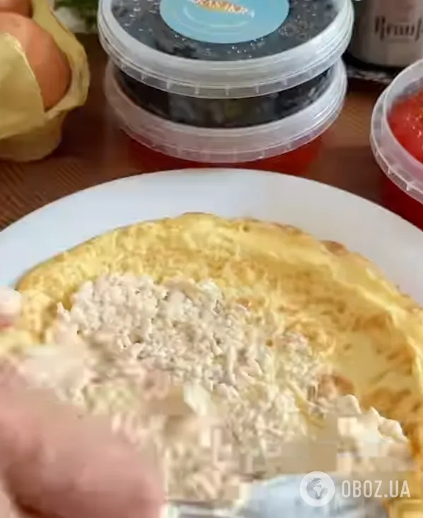 Закусочний млинцевий торт зі смачною начинкою для новорічного столу: найпростіший рецепт