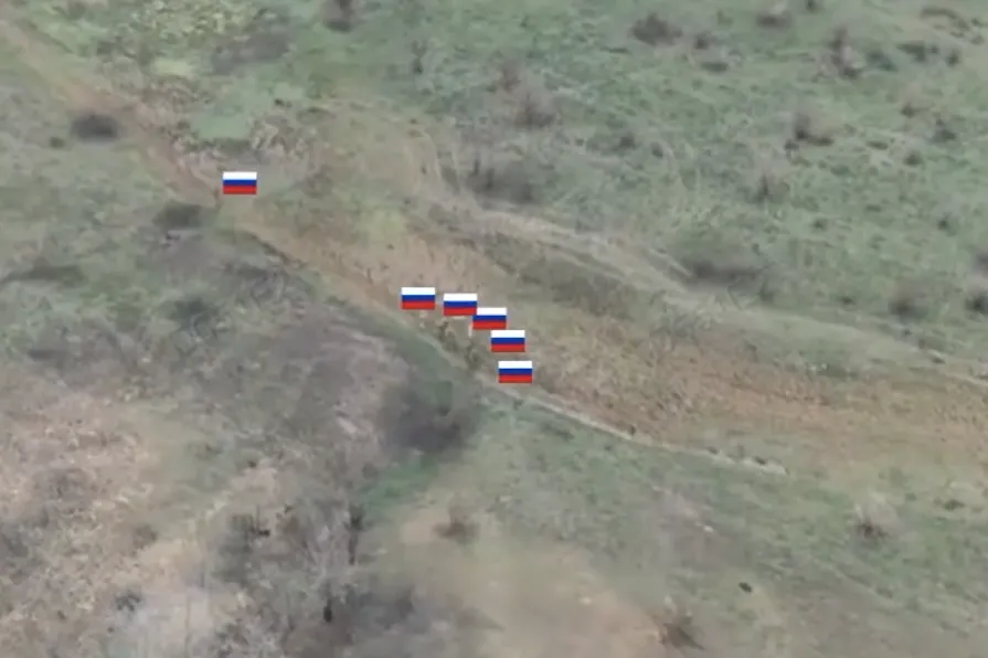 Двоє українських військових взяли в полон шістьох окупантів на Олександрівському напрямку. Відео