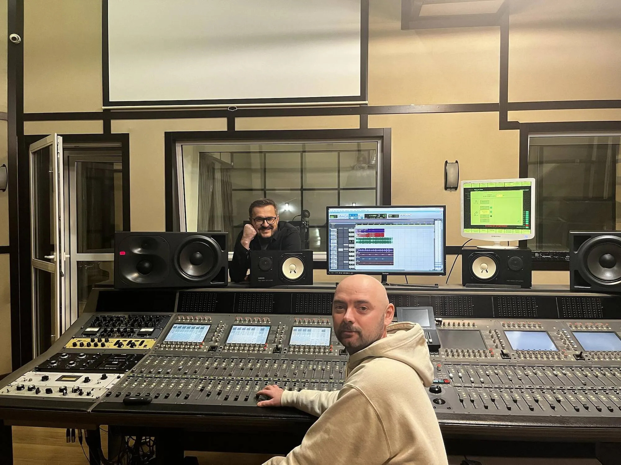 Містичний знак для коханої, сюрприз батькам і повідомлення з лікарні: дружина, друзі та колеги – про останні дні музиканта Михайла Клименка