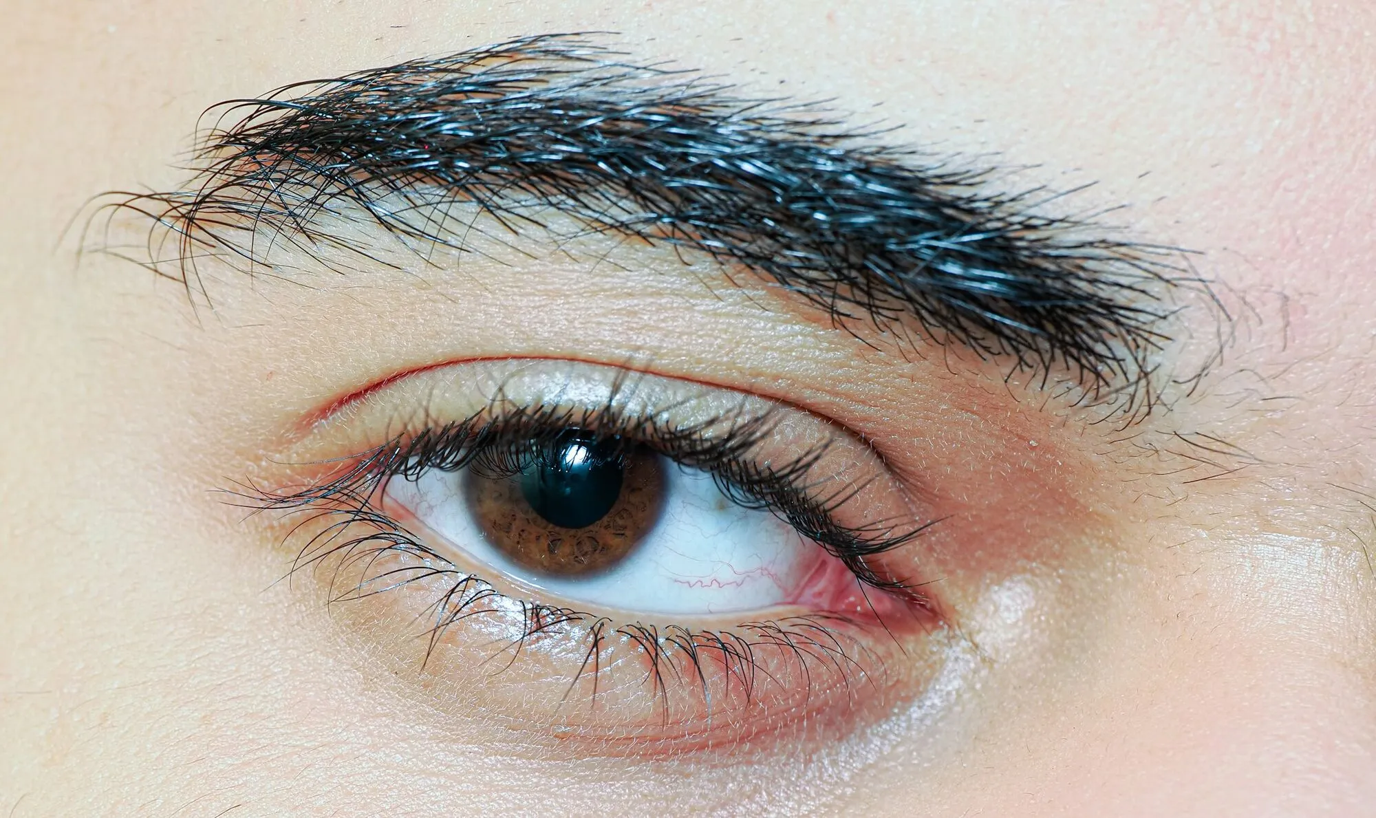 Як зробити брови густішими: трюки візажистів