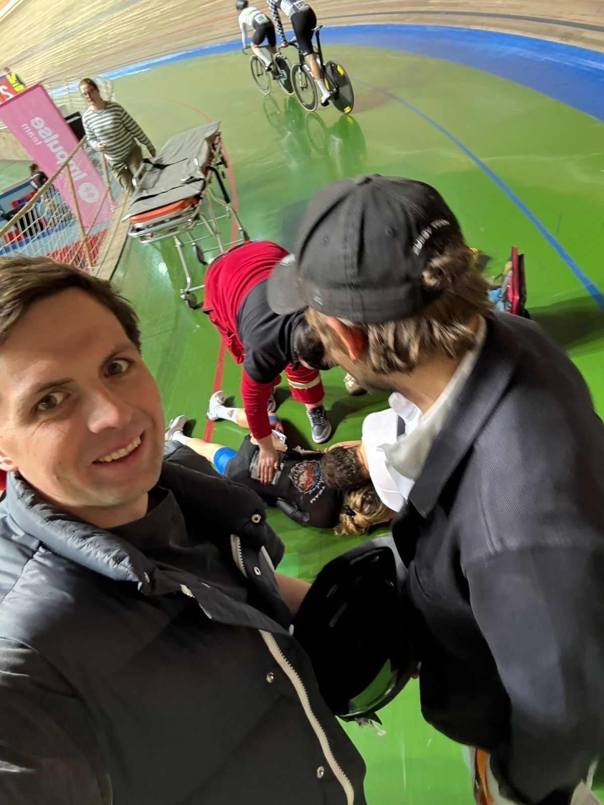 Российская велогонщица-чемпионка сломала позвоночник во время гонки. Видео