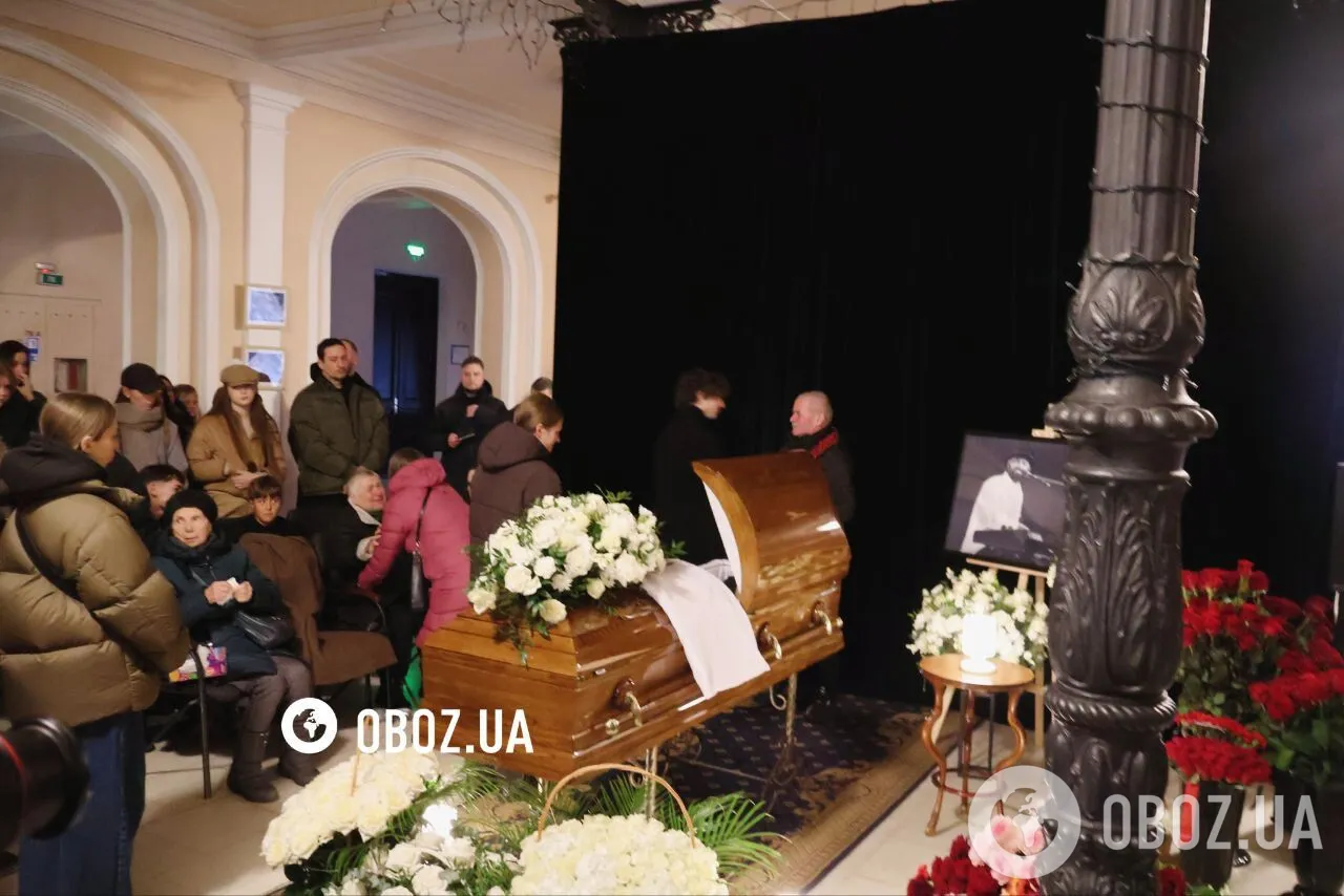 Зірки в траурі: як проходить прощання з Михайлом Клименком із гурту ADAM. Ексклюзивні фото