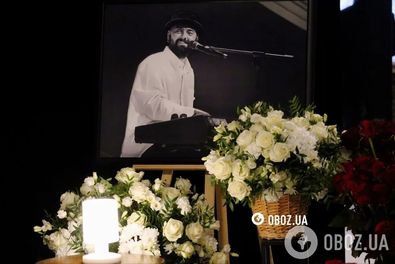 Зірки в траурі: як проходить прощання з Михайлом Клименком із гурту ADAM. Ексклюзивні фото