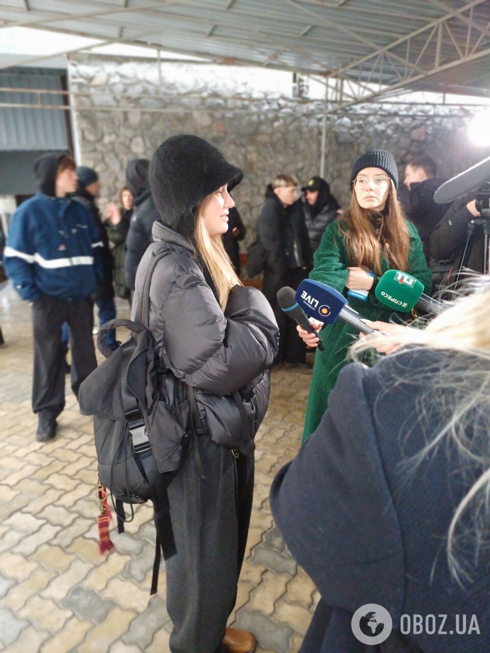 Спів в унісон, поклони батьків і промова дружини: як пройшло прощання з Михайлом Клименком із гурту ADAM і де його поховають