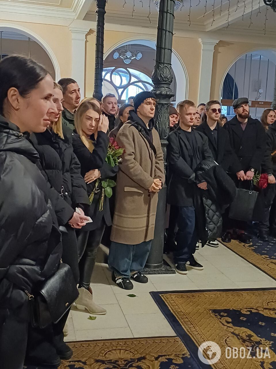 Спів в унісон, поклони батьків і промова дружини: як пройшло прощання з Михайлом Клименком із гурту ADAM і де його поховають