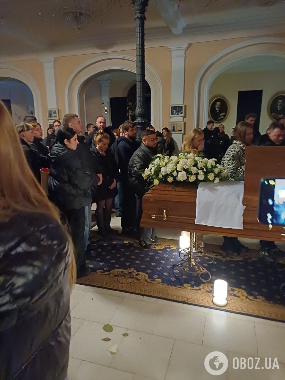 Спів в унісон, поклони батьків і промова дружини: як пройшло прощання з Михайлом Клименком із гурту ADAM і де його поховають