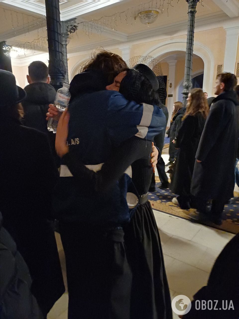 Спів в унісон, поклони батьків і промова дружини: як пройшло прощання з Михайлом Клименком із гурту ADAM і де його поховають