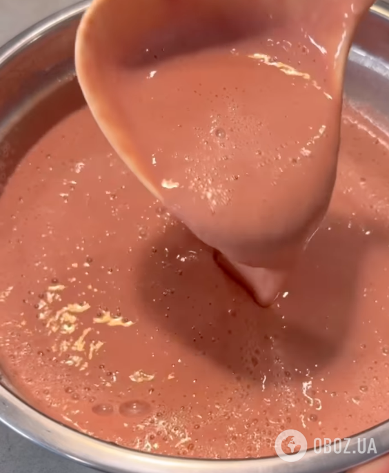 Смачний печінковий торт із грибною начинкою: рецепт ситної закуски для новорічного столу