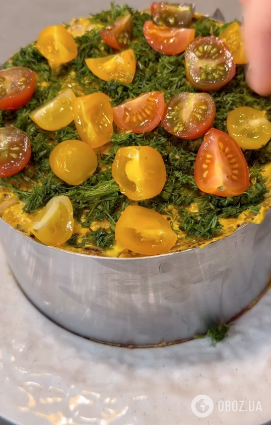 Смачний печінковий торт із грибною начинкою: рецепт ситної закуски для новорічного столу