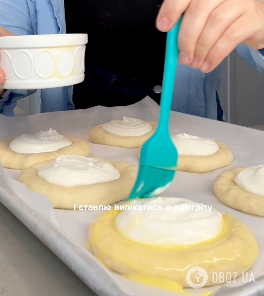 Пишні сирні ватрушки, як пух: ділимося рецептом ідеального тіста