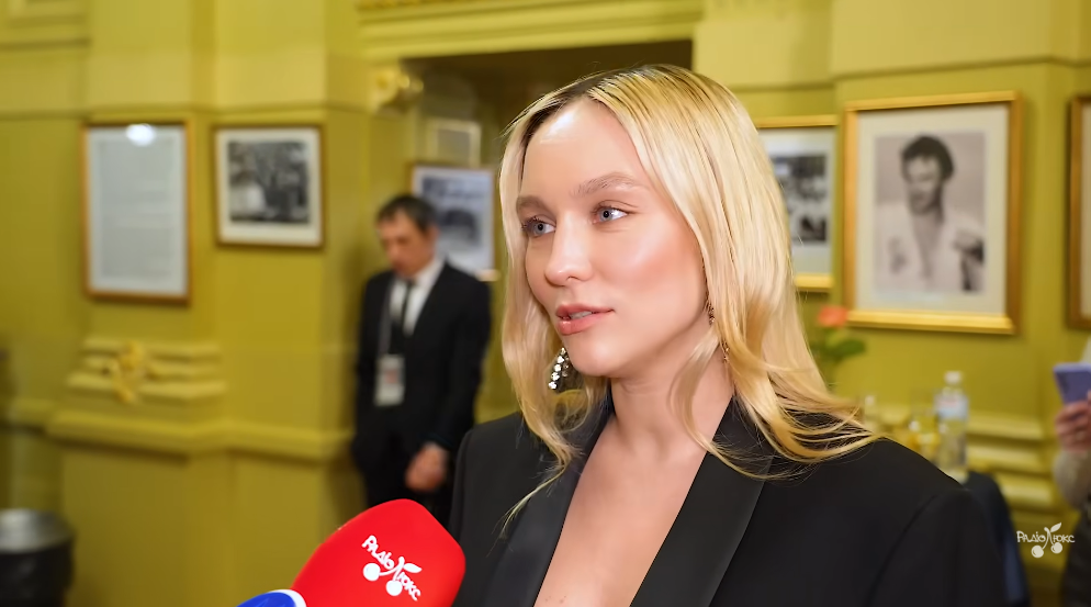 Певица, которую называют невесткой Юрия Бойко, тайно покрестила дочь и удивила, почему никого из звезд не было на таинстве