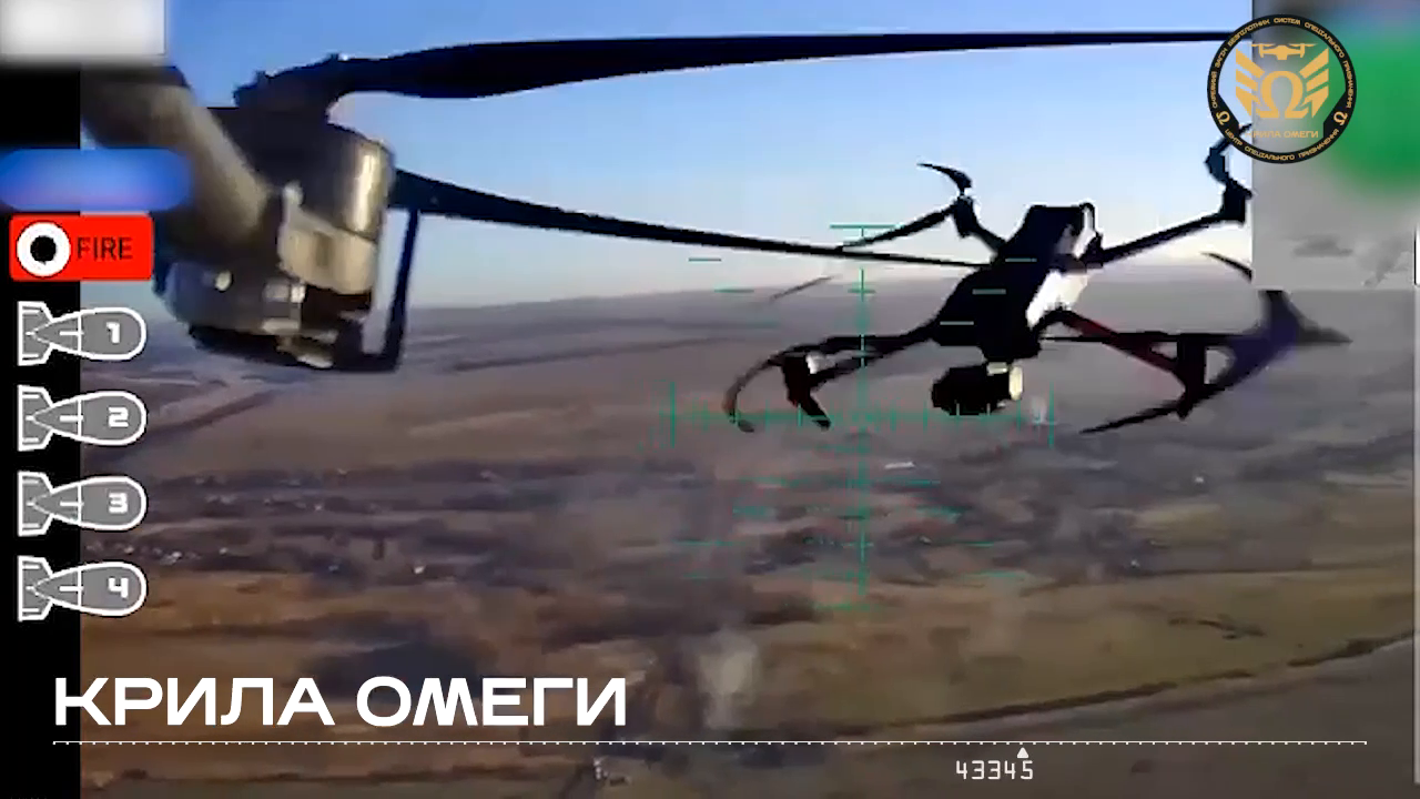 В Украине на фронте произошел необычный поединок между ударным БПЛА и вражеским дроном-разведчиком. Видео