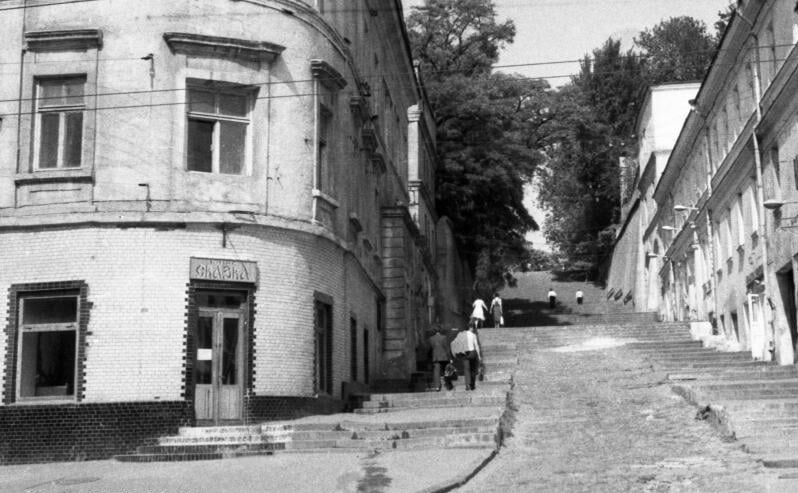 Яким були кафе і ресторани Одеси 100 років тому: старі фото
