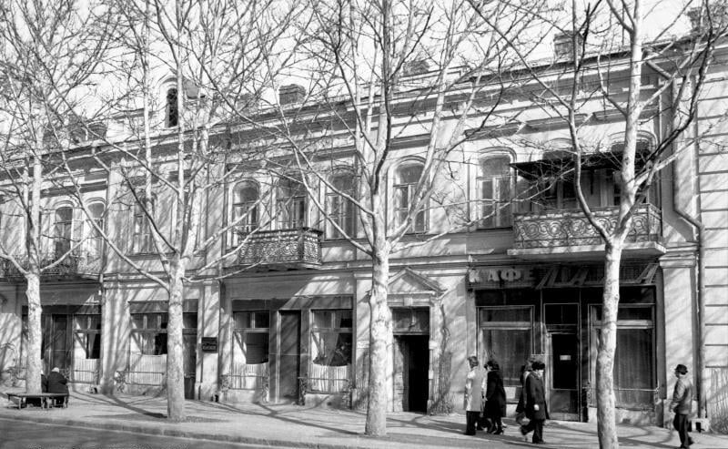 Яким були кафе і ресторани Одеси 100 років тому: старі фото
