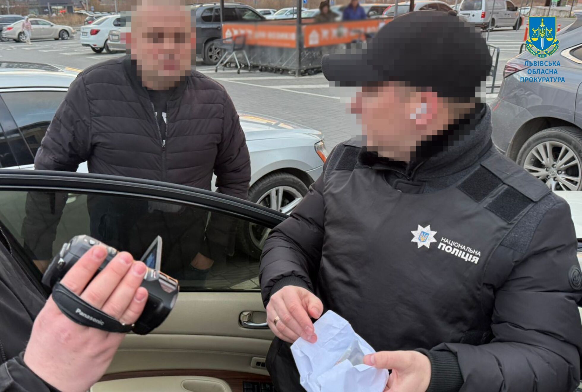 Во Львове правоохранители разоблачили схему незаконного выезда за границу – фото и подробности