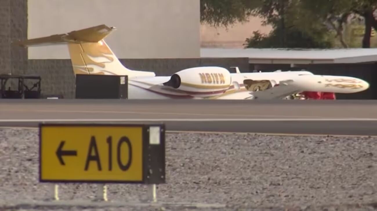 Частный самолет солиста Mötley Crüe столкнулся с другим джетом: подробности авиакатастрофы, в которой погиб один человек