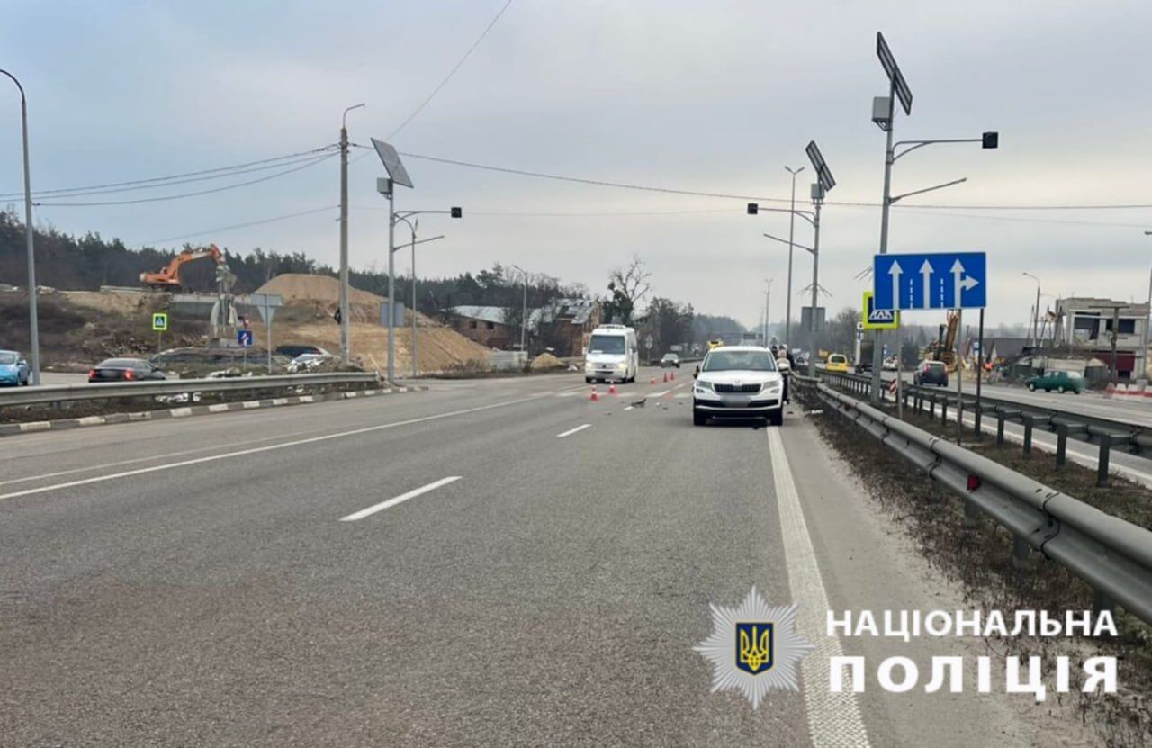 В Киевской области легковушка на пешеходном переходе сбила женщину. Подробности ДТП и фото