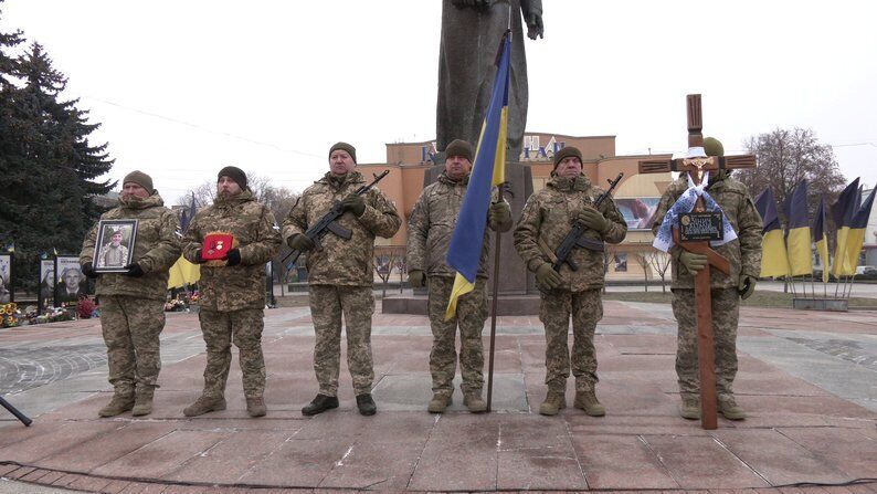 "Всегда был на позитиве": в Ривне попрощались с воином, погибшим в боях на Донетчине. Фото